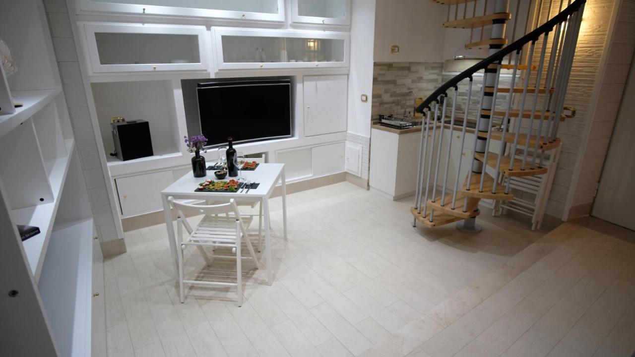 La Casa Di Angi Apartment Лече Екстериор снимка