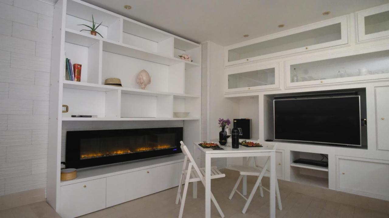 La Casa Di Angi Apartment Лече Екстериор снимка
